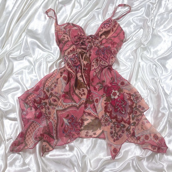 Rampage Tops - y2k Rampage Camisole Pink Excellent Paisley Handkerchief Hem Lace Up Top